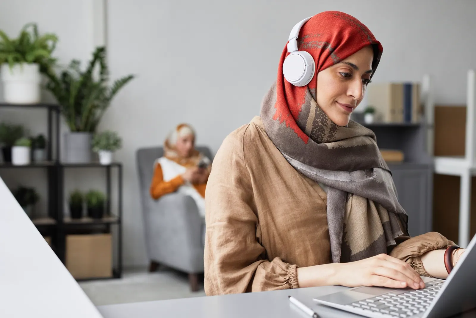 A GoStaffer outbound sales rep at work