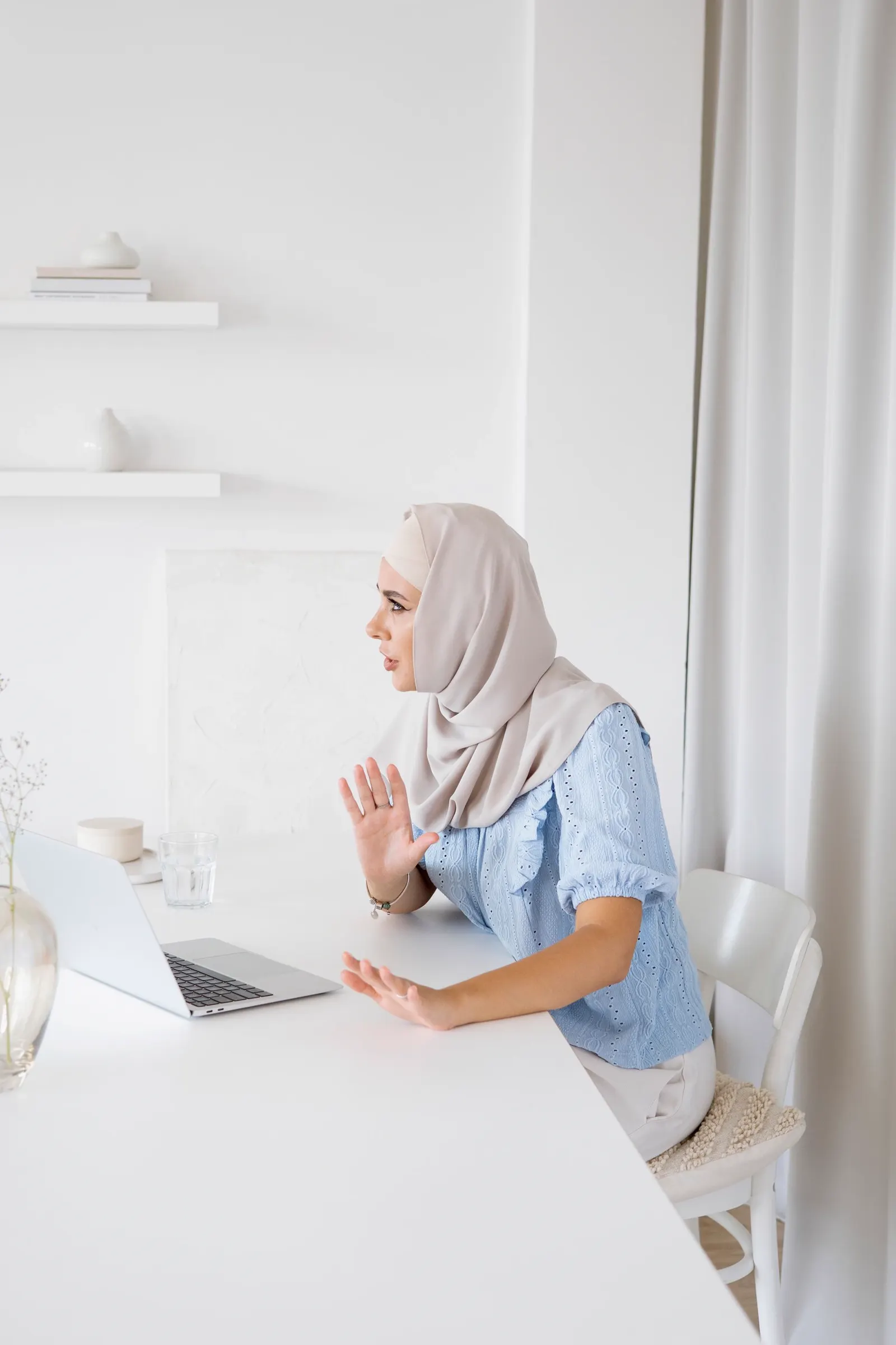 A GoStaffer inbound customer support at work